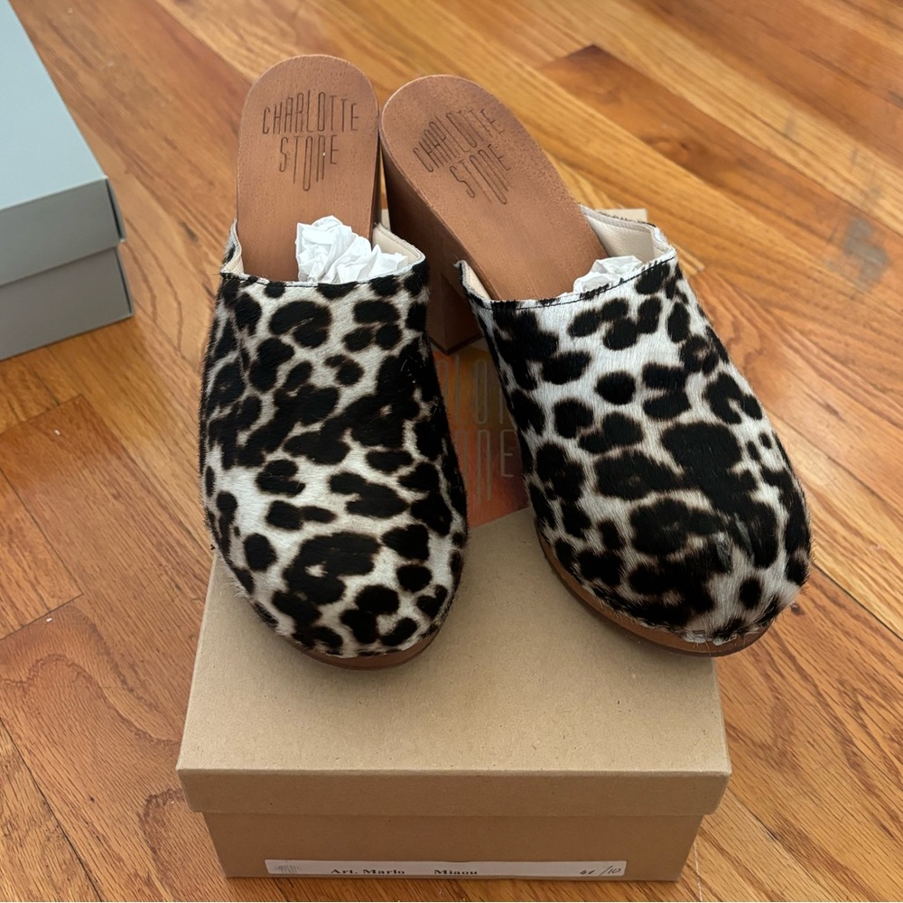 Charlotte Stone Marlo Clog in pattern Miaou